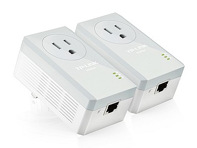 Image TP-LINK TL-PA4010P KIT AV500 Powerline  Adapter with AC Pass Through Starter Kit, 500Mbps Powerline Datarate, 1 Fast Ethernet port, HomePlug AV, Green