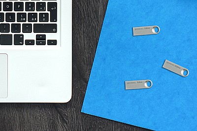 Image 64Gb  USB3.2  GoodRAM  UNO3 Metal casing, Built-in keyloop (Read 60 MByte/s, Write 20 MByte/s)  UNO3-0640S0R11